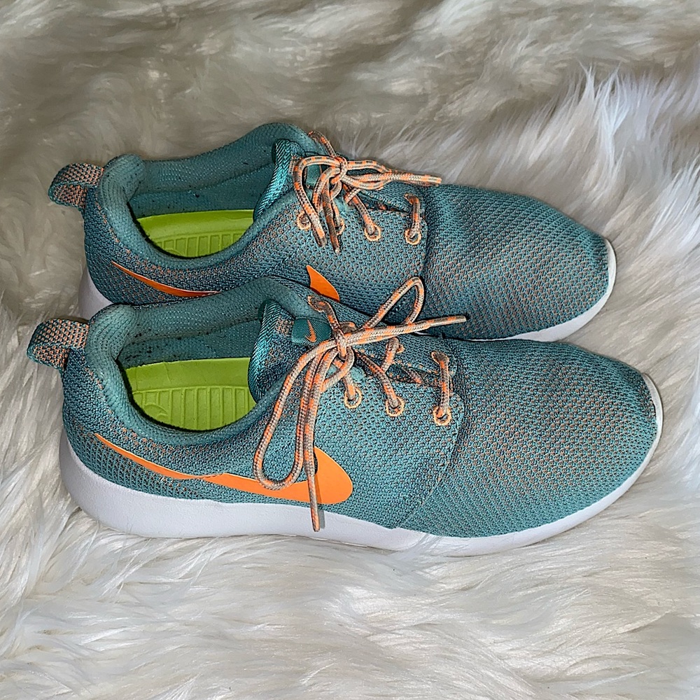 Nike light blue & orange size 8.5 running workout shoes